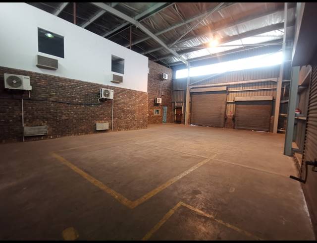 810M² FACTORY TO LET IN JET PARK